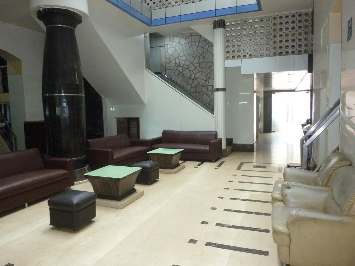 Hotel Stars Mumbai Bagian luar foto